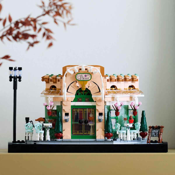 LEGO Fransız Kafe 10362 - Yetişkinler için Koleksiyonluk Dekoratif Model Yapım Seti (1101 Parça)