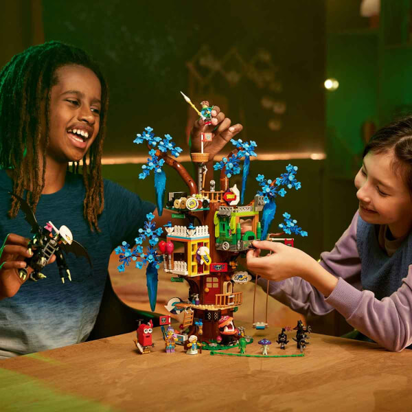 LEGO DREAMZzz Fantastik Ağaç Ev 71461 - 9 Yaş ve Üzeri Macera Sever Çocukların 2 Farklı Şekilde İnşa Edebileceği Bir Model İçeren Yaratıcı Oyuncak Yapım Seti (1257 Parça)