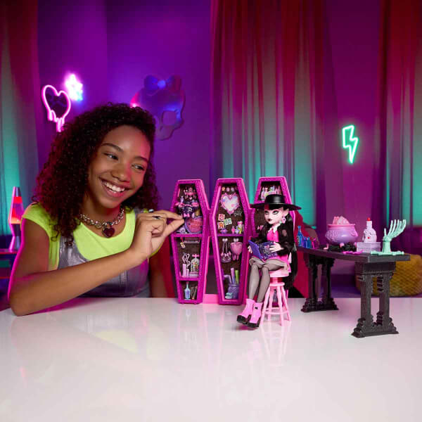 Monster High Draculaura'nın Gizli İksirler Odası Oyun Seti JBF15  