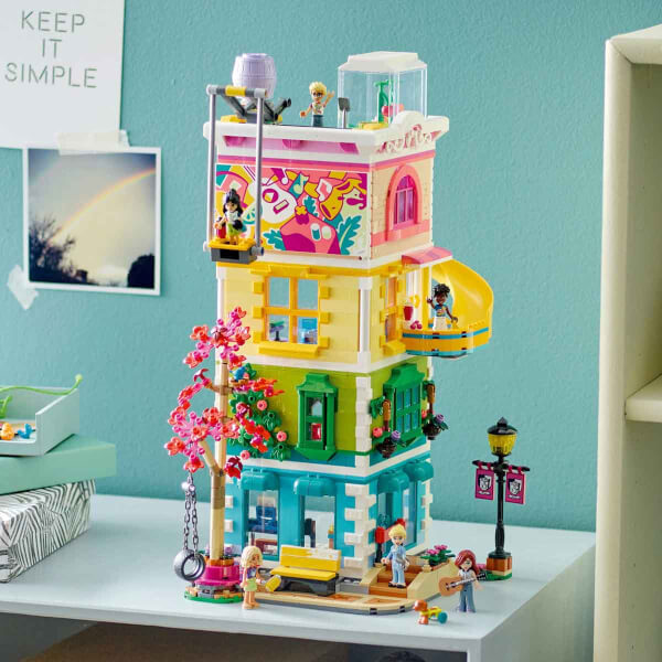 LEGO Friends Heartlake City Toplum Merkezi 41748