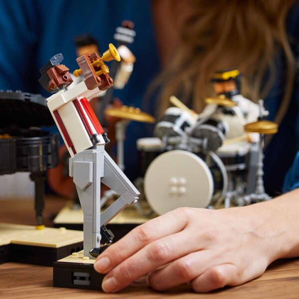 LEGO Ideas Caz Dörtlüsü 21334 - Müzik Tutkunu Yetişkinler için Yap-Sergile Model Yapım Seti (1606 Parça)