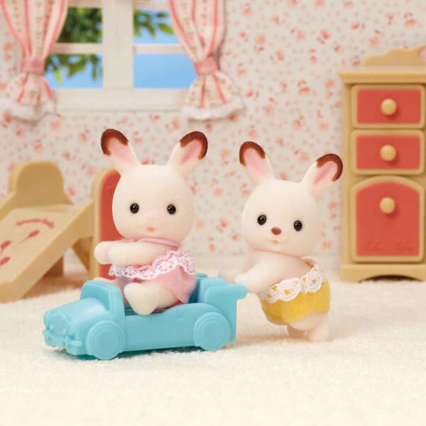 Sylvanian Families İkiz Çikolata Kulaklı Tavşan Bebekler