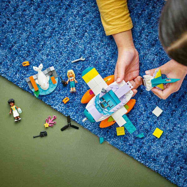 LEGO Friends Deniz Kurtarma Uçağı 41752 - 6 Yaş ve Üzeri Çocuklar için 2 Mini Bebek ve bir Balina Karakteri İçeren Yaratıcı Oyuncak Yapım Seti (203 Parça)