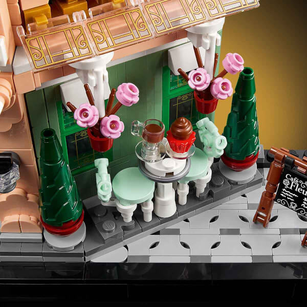 LEGO Fransız Kafe 10362 - Yetişkinler için Koleksiyonluk Dekoratif Model Yapım Seti (1101 Parça)