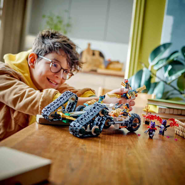 LEGO NINJAGO Ninja Ekibi Kombo Araç 71820 – 9 Yaş ve Üzeri İçin Planör, Yarış Arabası ve 2 Motosiklet İçeren 4’ü 1 Arada Yaratıcı Oyuncak Yapım Seti (576 Parça)