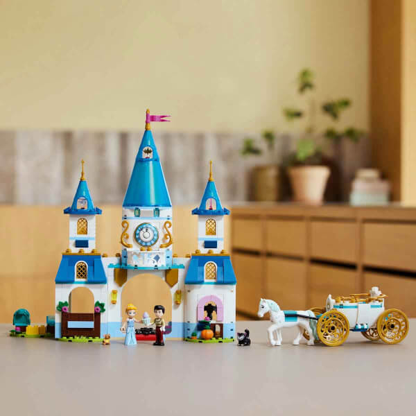 LEGO Disney Princess Sindirella’nın Şatosu ve At Arabası 43275 - 6 Yaş ve Üzeri Prenses Seven Çocuklar için Yaratıcı Oyuncak Yapım Seti (596 Parça)