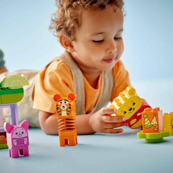 LEGO DUPLO Disney Ayı Winnie’nin Doğum Günü Partisi 10457 - 1,5 Yaş ve Üzeri Çocuklar için Eğitici Oyuncak Yapım Seti (22 Parça)