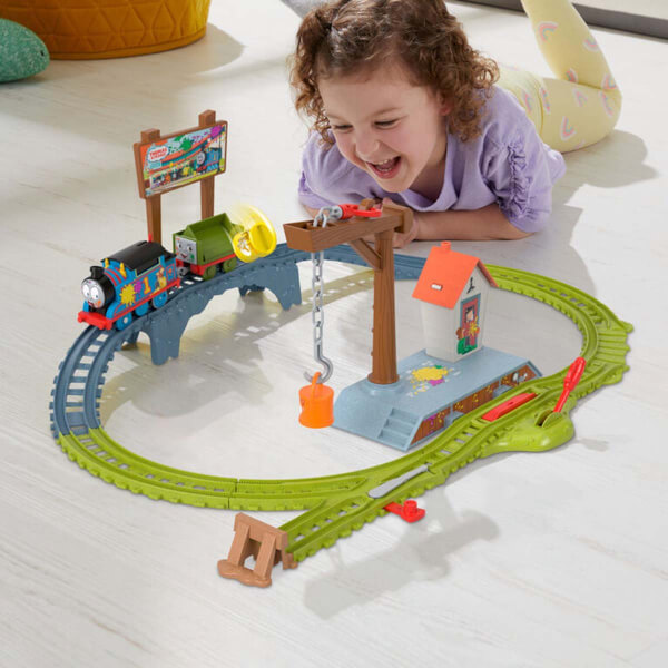 Fisher Price Thomas ve Arkadaşları Boya Teslimatı Motorlu Tren Seti HTN34