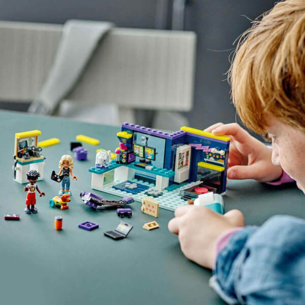 LEGO Friends Nova'nın Odası 41755 - 6 Yaş ve Üzeri Çocuklar için 2 Mini Bebek (Nova ve Zac) İçeren Yaratıcı Oyuncak Yapım Seti (179 Parça)