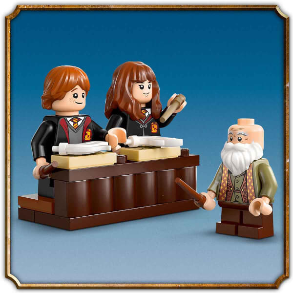 LEGO Harry Potter Hogwarts Şatosu: Tılsım Dersi 76442 - 8 Yaş ve Üzeri Çocuklar ve Yetişkinler için Koleksiyonluk Yaratıcı Oyuncak Yapım Seti (204 Parça)