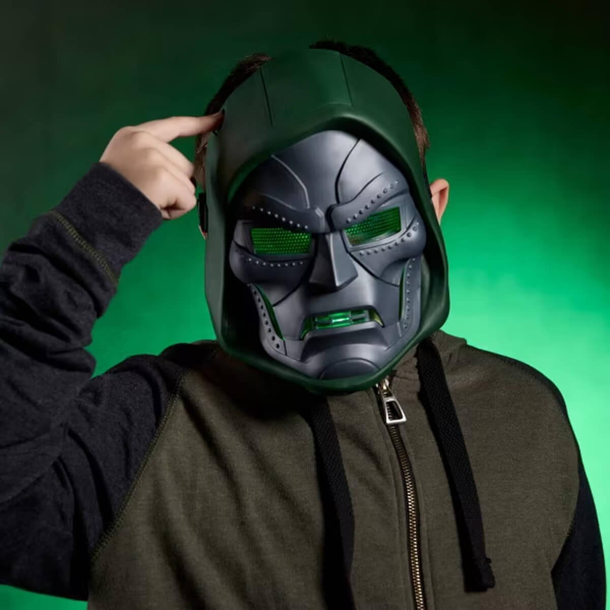 undefined - 00036_Isikli_Marvel_Avengers_Doomsday_Doctor_Doom_Maske.jpg