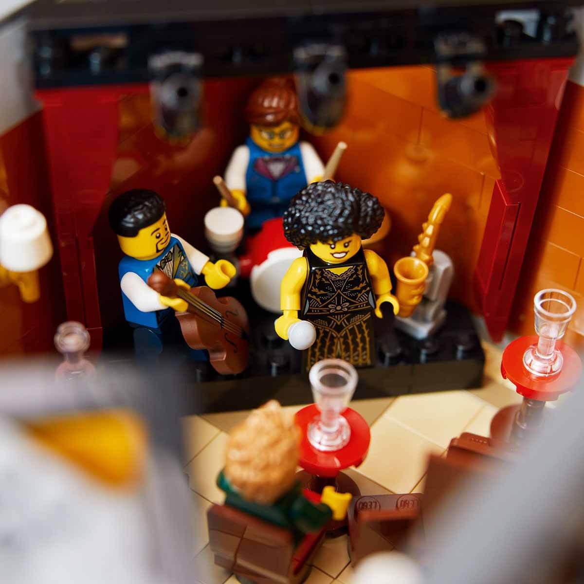 undefined - 016f4_LEGO_Icons_Caz_Kulubu_10312.jpg