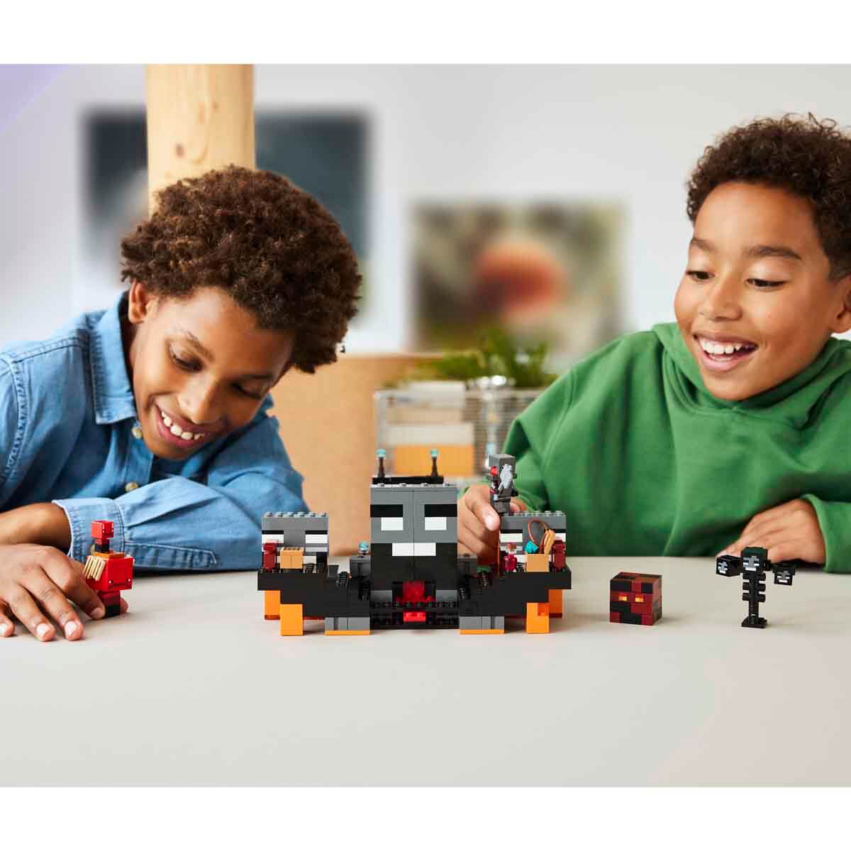 undefined - 02a6b_LEGO_Minecraft_Wither_Savasi_21590_.jpg