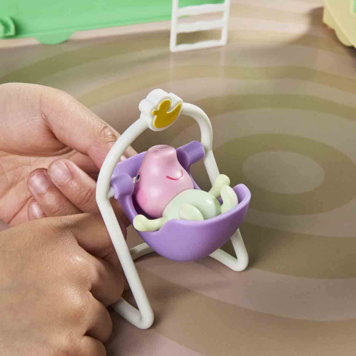 undefined - 02d5d_Peppa_Pig_Three_Little_Piggies_Karavan_Oyun_Seti.jpg
