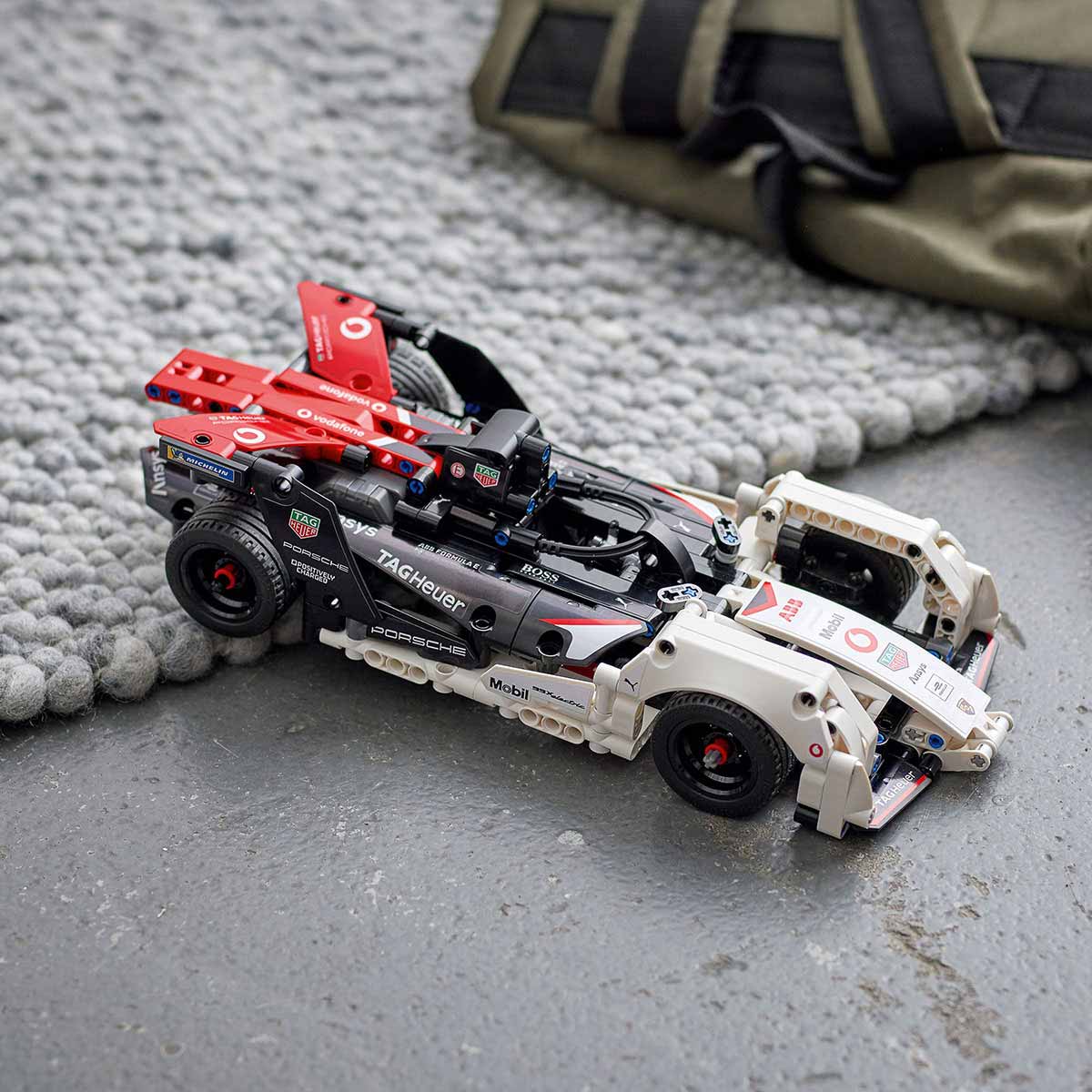 LEGO® Technic Formula E® Porsche 99X Electric 42137 - 9 Yaş ve
