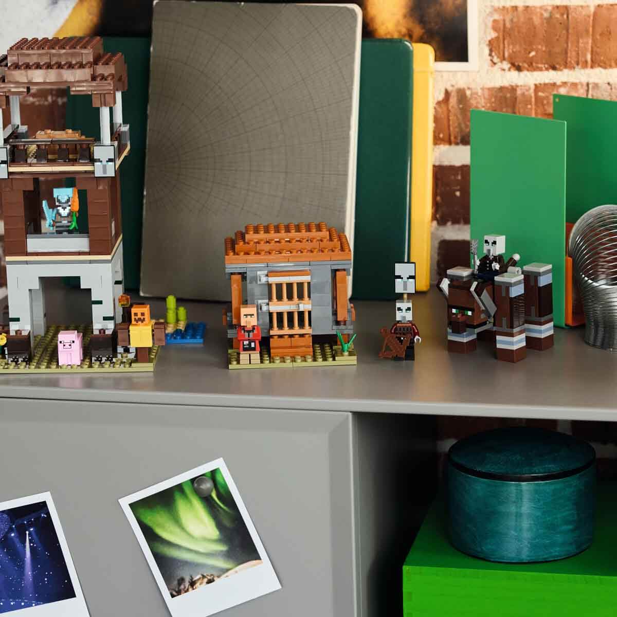 undefined - 033c4_LEGO_Minecraft_Yagmaci_Karakolu_ve_Capulcu_21278_.jpg