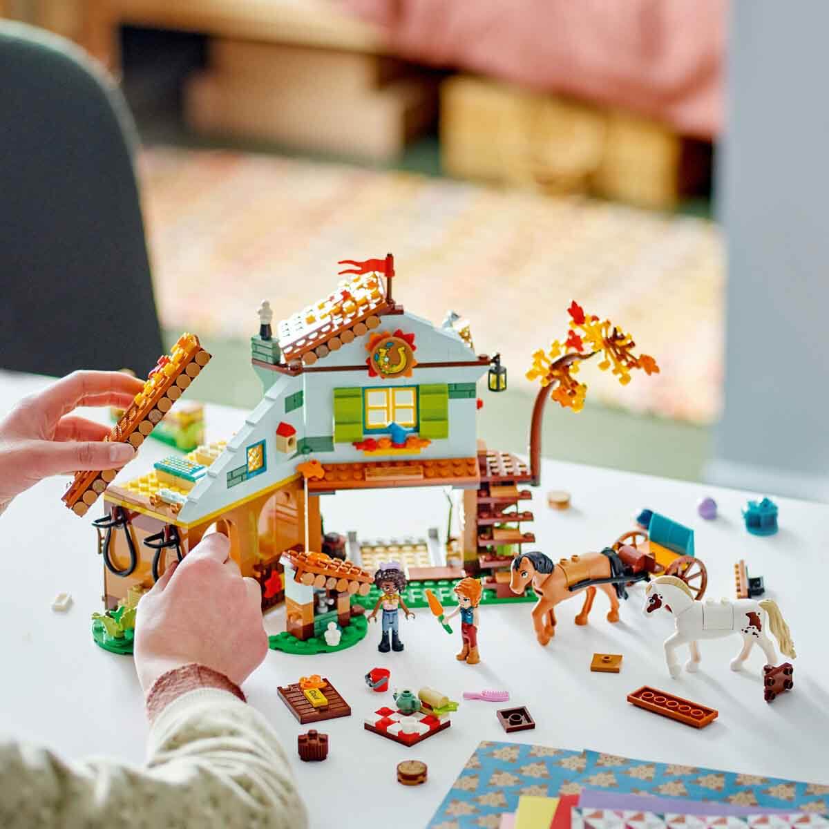 undefined - 03eae_LEGO_Friends_Autumn___un_At_Ahiri_41745.jpg