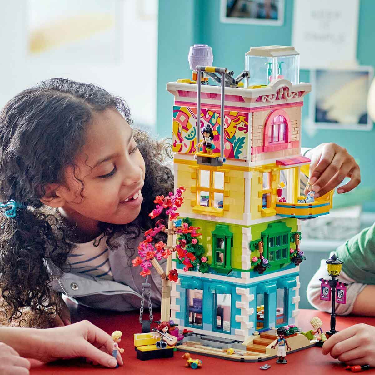 undefined - 05170_LEGO_Friends_Heartlake_City_Toplum_Merkezi_41748.jpg