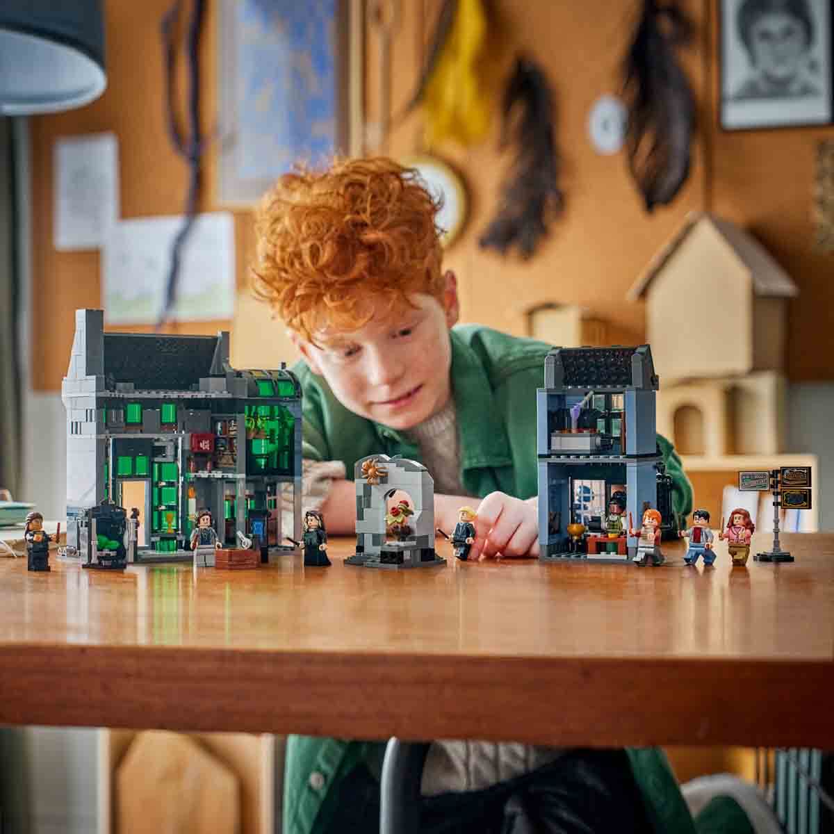 undefined - 0582b_LEGO_Harry_Potter_Knockturn_Yolu_Buyucu_Magazalari.jpg