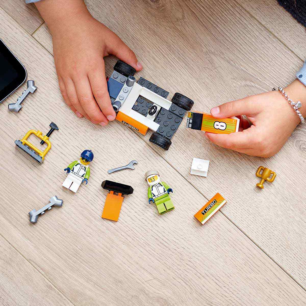 undefined - 06335_LEGO_City_Yaris_Arabasi_60322_.jpg