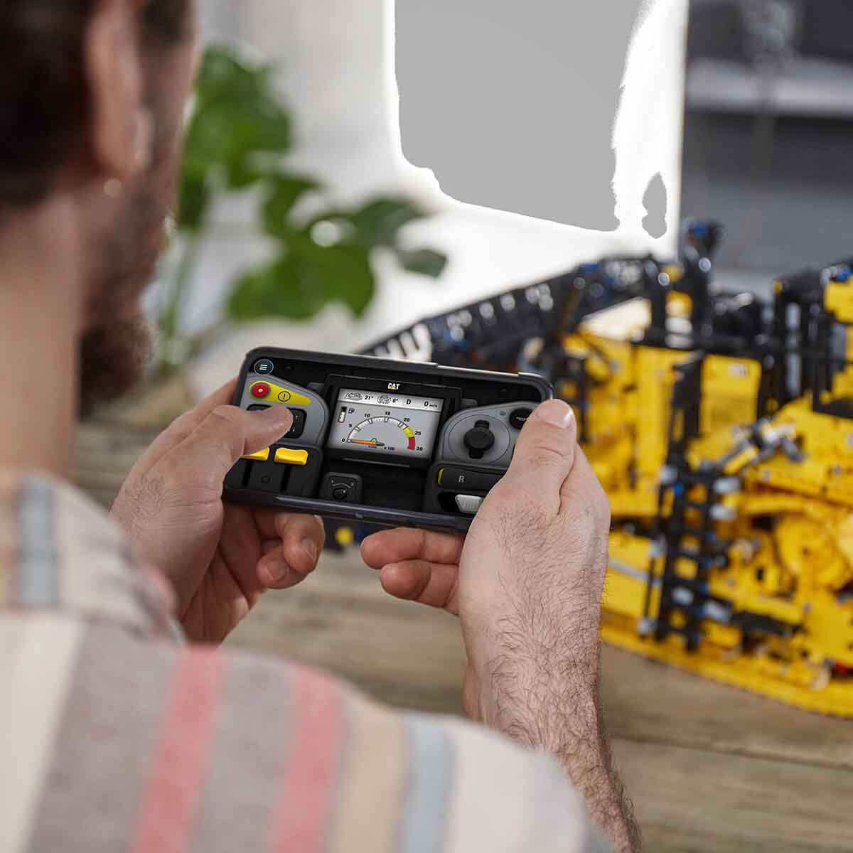 undefined - 0732d_LEGO_Technic_Uygulama_Kumandali_Cat_D11_Buldozer_4.jpg