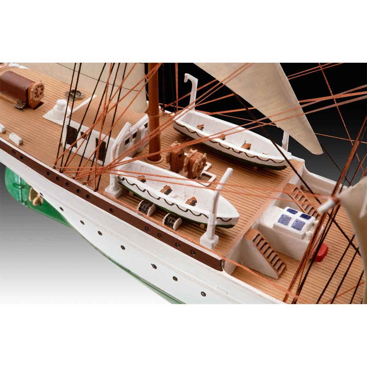 undefined - 07407_Revell_1350_Gorch_Fock_VSG05432.jpg