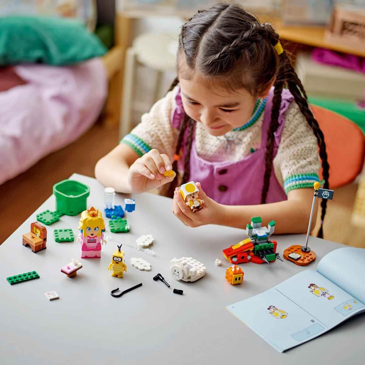 undefined - 07472_LEGO_Super_Mario_Interaktif_LEGO_Peach_ile_Maceral.jpg