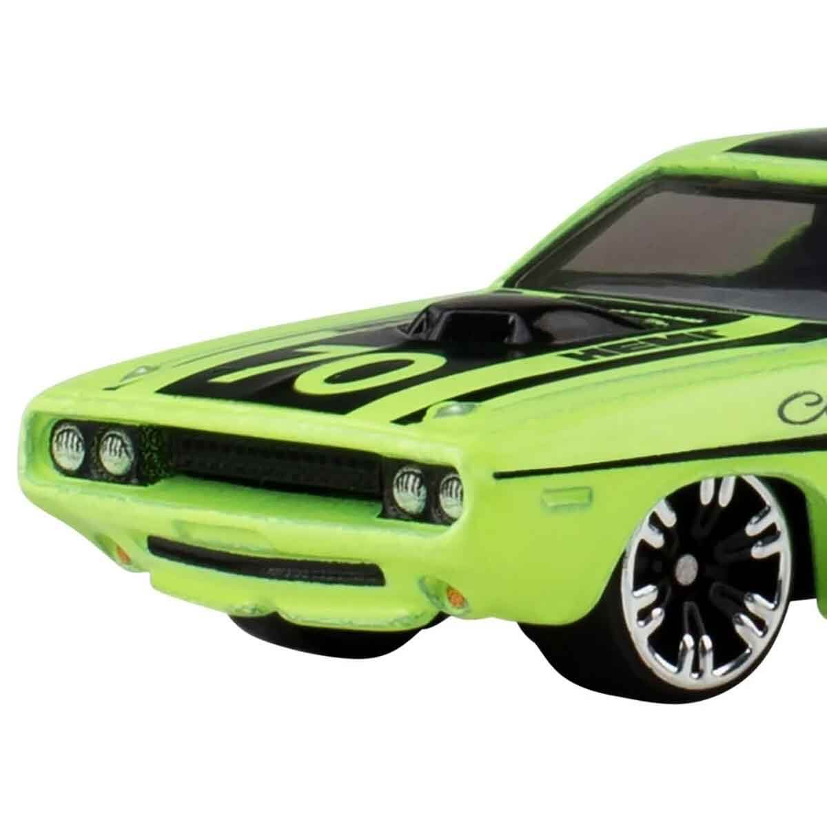 undefined - 07e78_Hot_Wheels_Neon_Yariscilar_HLH72.jpg