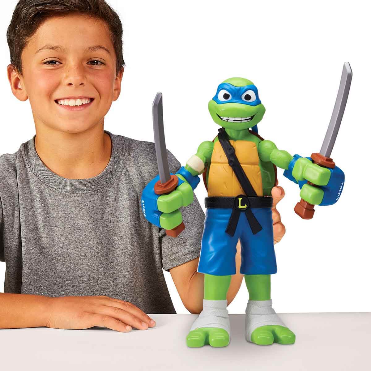 Teenage Mutant Ninja Turtles Roll N Punch Leonardo Figürü 30 cm
