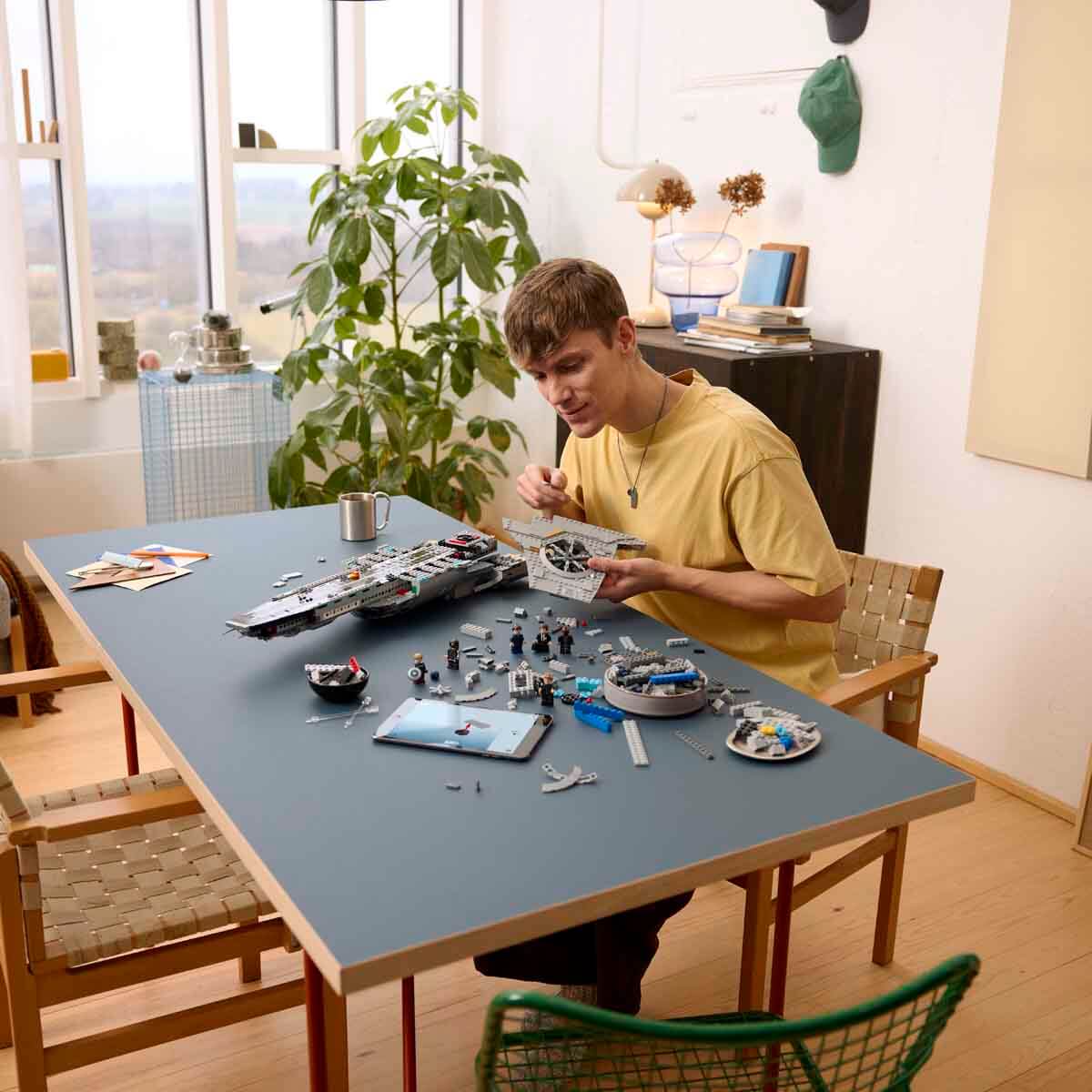 undefined - 091e0_LEGO____Marvel_S.H.I.E.L.D._Helikoptasir_76354_.jpg