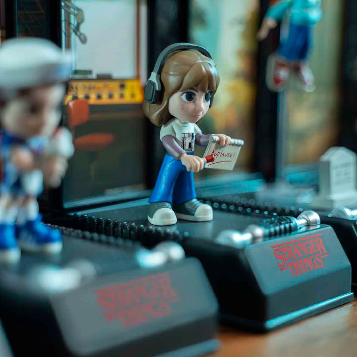 undefined - 0970c_Stranger_Things_Walkie_Talkie_Kapsul_Surpriz_Figur.jpg