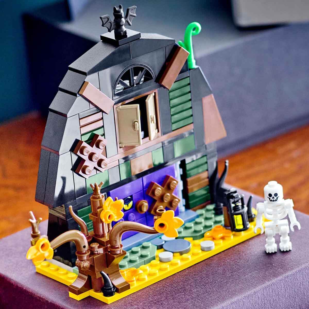 undefined - 0a276_LEGO_Cadilar_Bayrami_Ahiri_40721.jpg