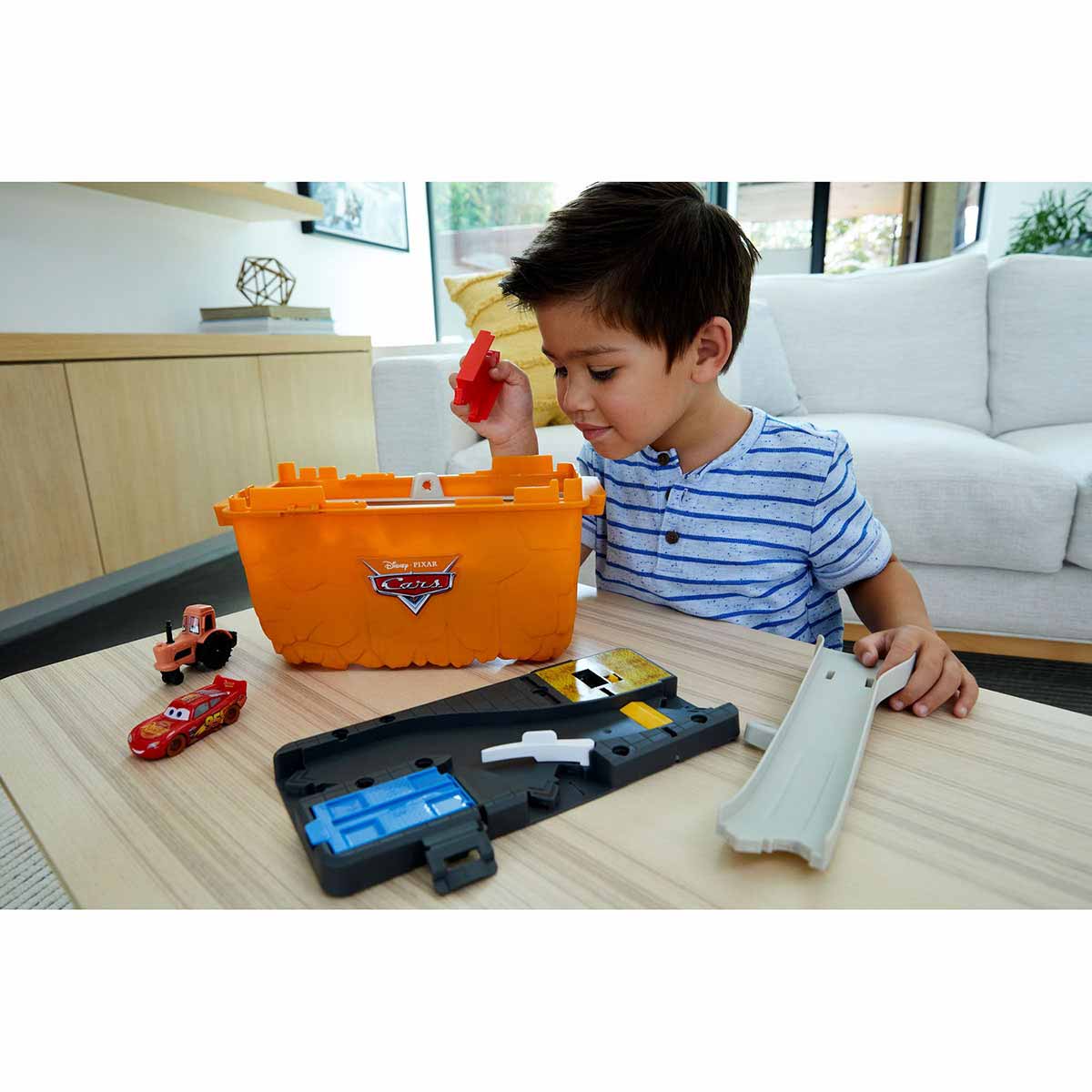 undefined - 0a5d7_Disney_Pixar_Cars_Yaris_Heyecani_Oyun_Seti_HDN02.jpg