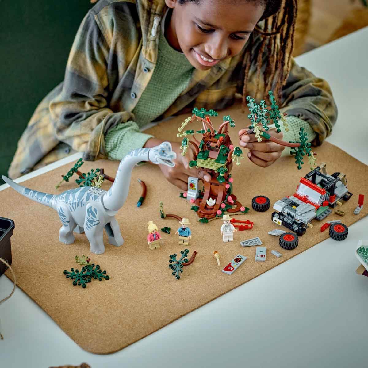 undefined - 0d6e8_LEGO_Jurassic_Park_Brachiosaurus_Kesfi_76960.jpg