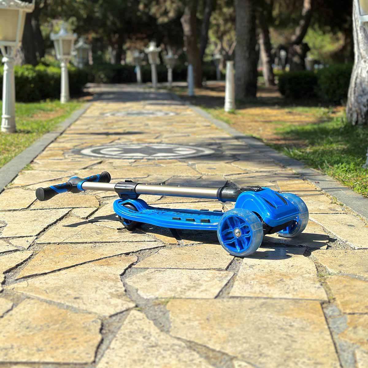 undefined - 0eb5d_Cool_Wheels_3_Tekerlekli_Isikli_Maxi_Scooter_Mavi.jpg