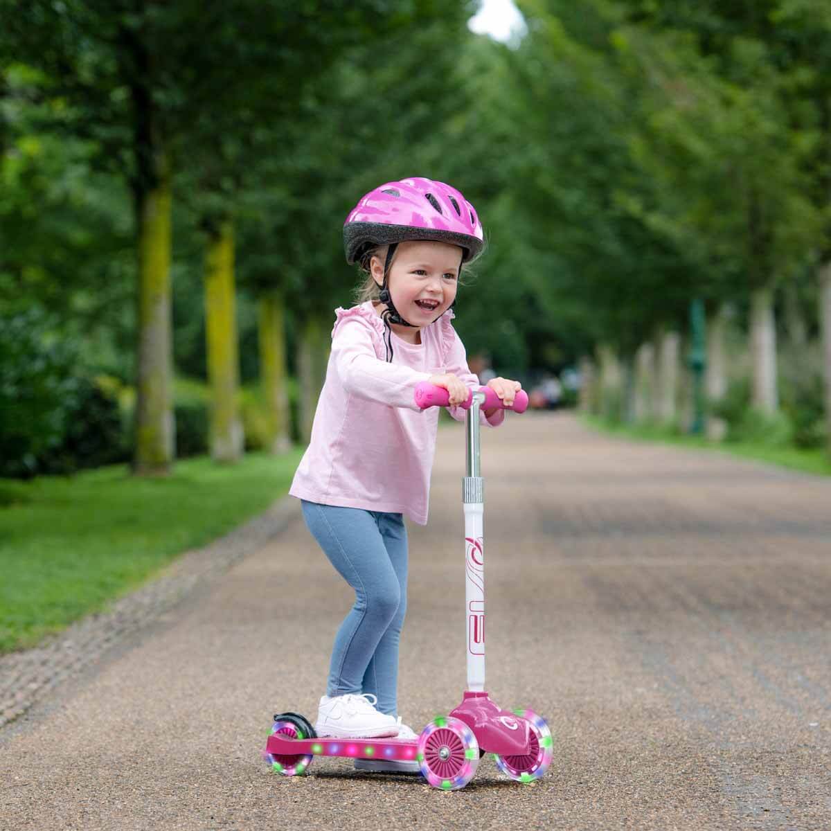 undefined - 0f1f5_Evo_Isikli_3_Tekerlekli_Pembe_Scooter.jpg