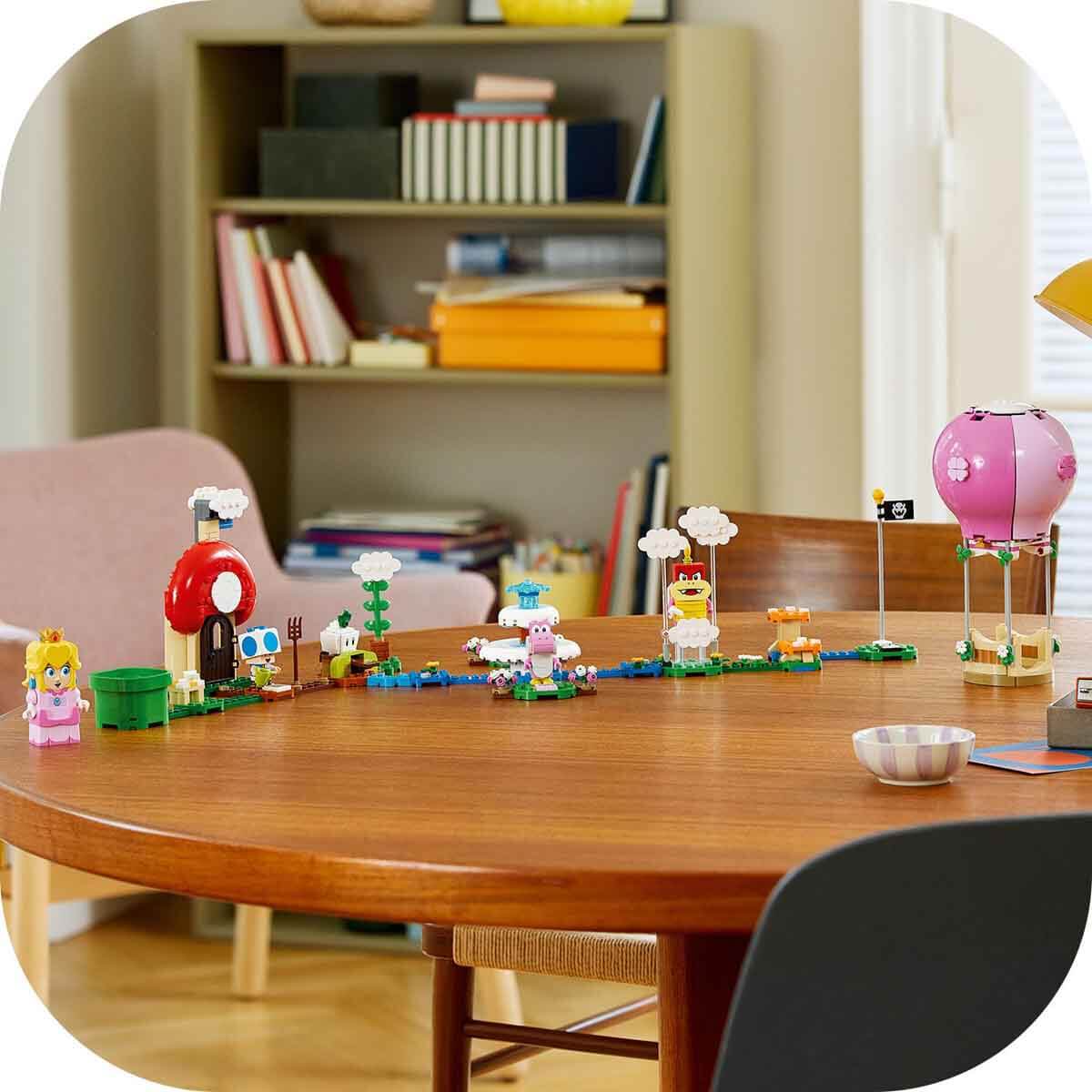 undefined - 106b7_LEGO_Super_Mario_Peach_in_Bahcesinde_Balon_Yolculu.jpg