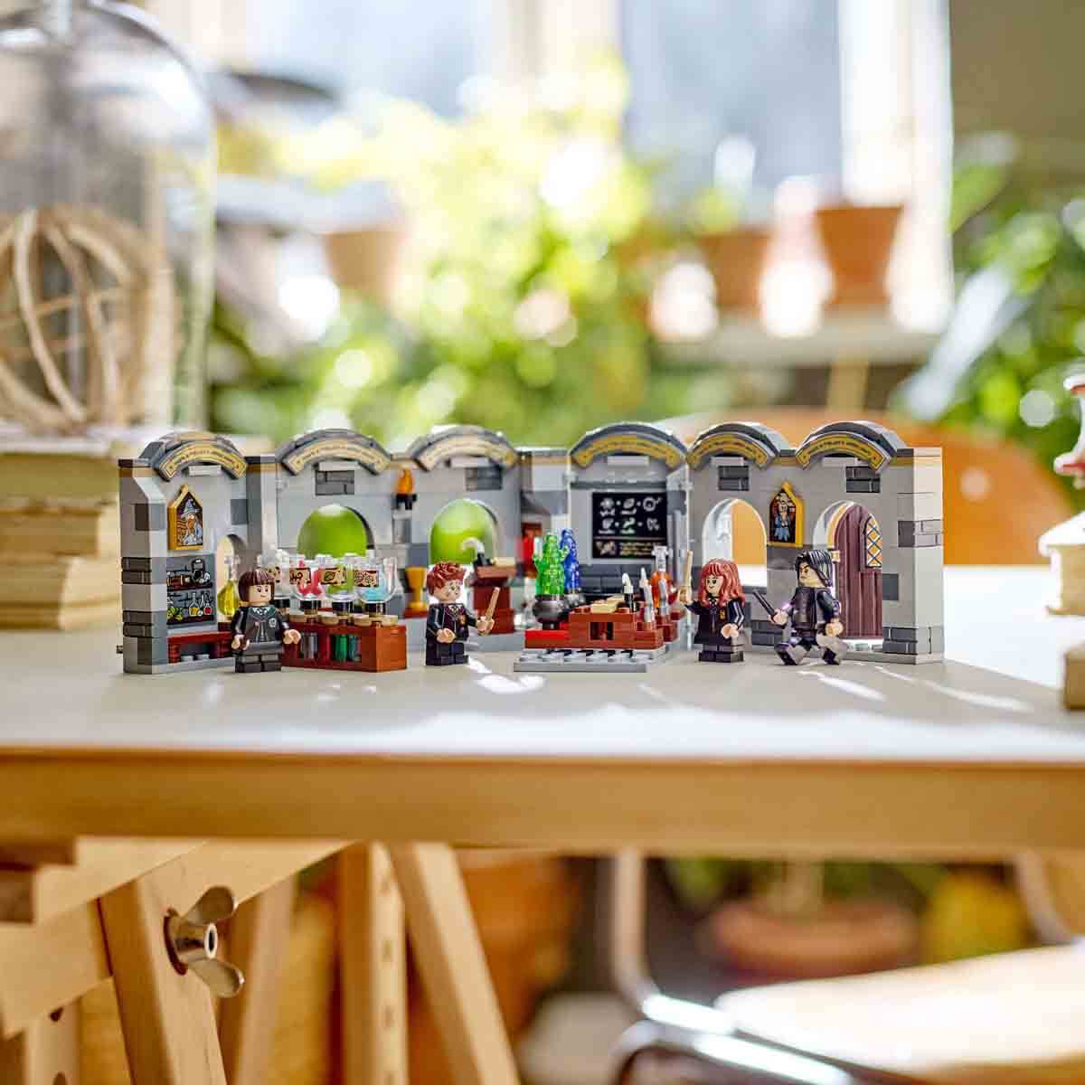undefined - 115e1_LEGO_Harry_Potter_Hogwarts_Satosu_Iksir_Dersi_7643.jpg