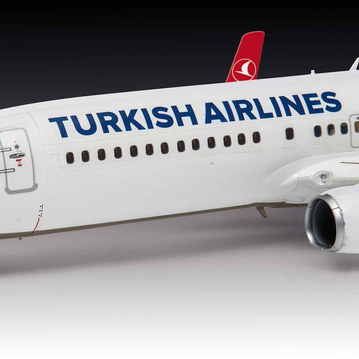 undefined - 11a7b_Revell_1_144_Boeing_737_800_VSU03772.jpg