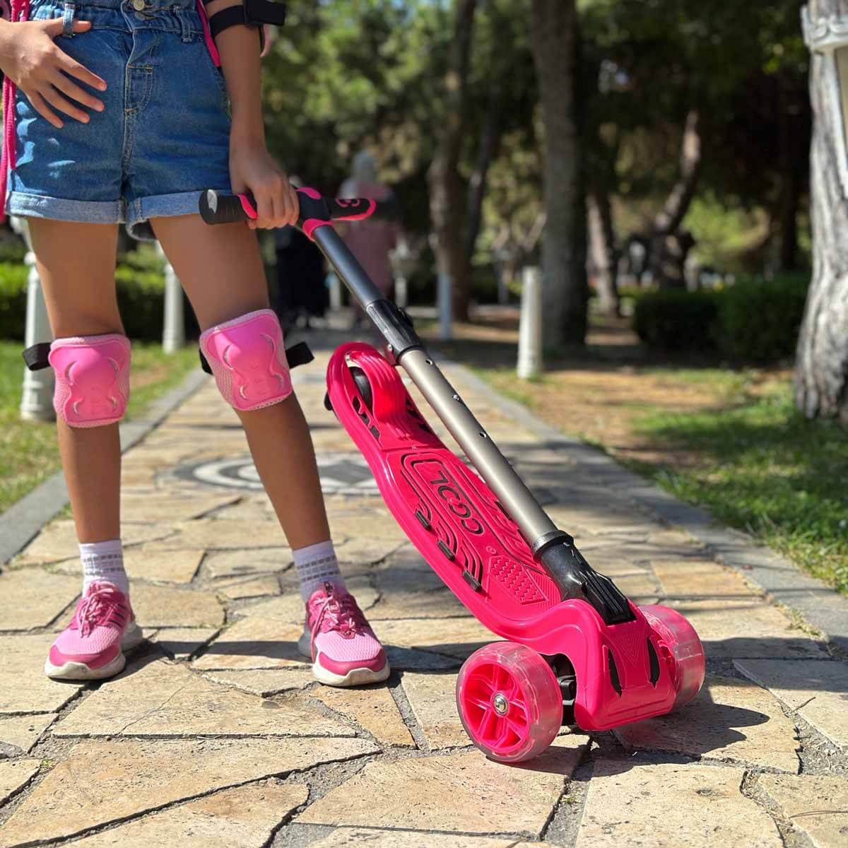 undefined - 12acf_Cool_Wheels_3_Tekerlekli_Isikli_Maxi_Scooter_Pembe.jpg