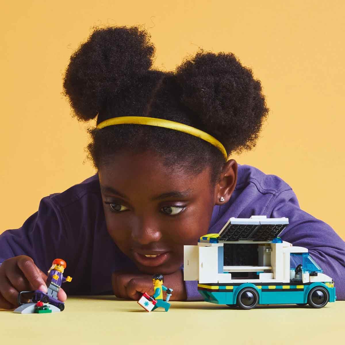 LEGO City Acil Yardım Ambulansı 60451 - Model Araç Seven 5 Yaş