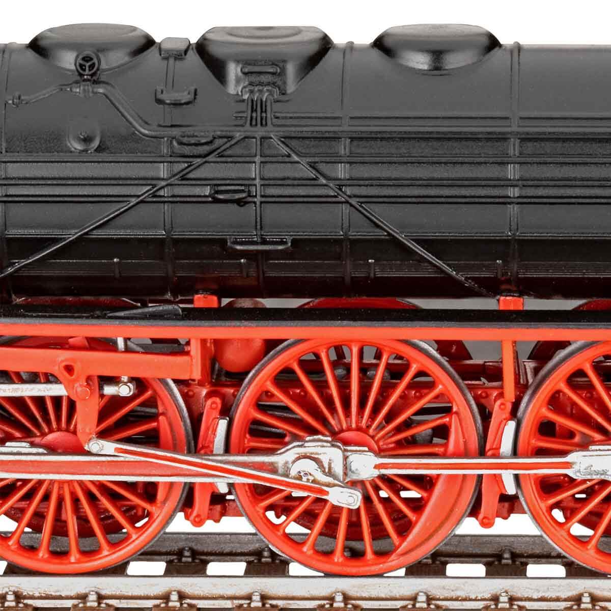 undefined - 13a2f_Revell_1_87_Express_Locomotive_Br_02_VSA02171.jpg