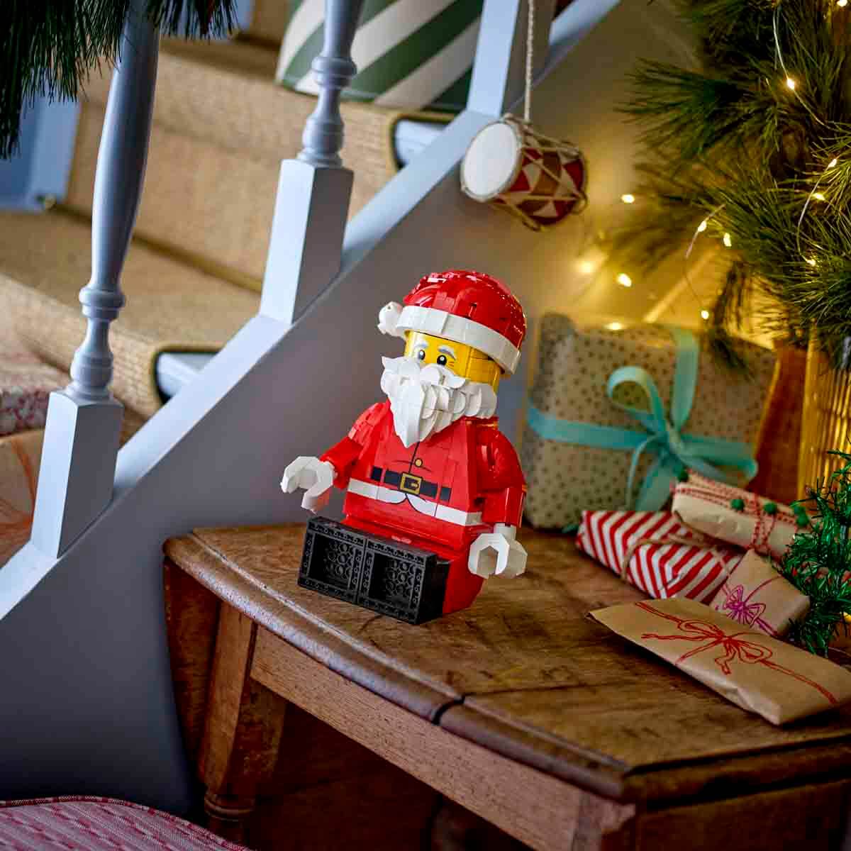 undefined - 16836_LEGO_Buyuk_Boyutlu_Noel_Baba_Minifiguru_40820.jpg