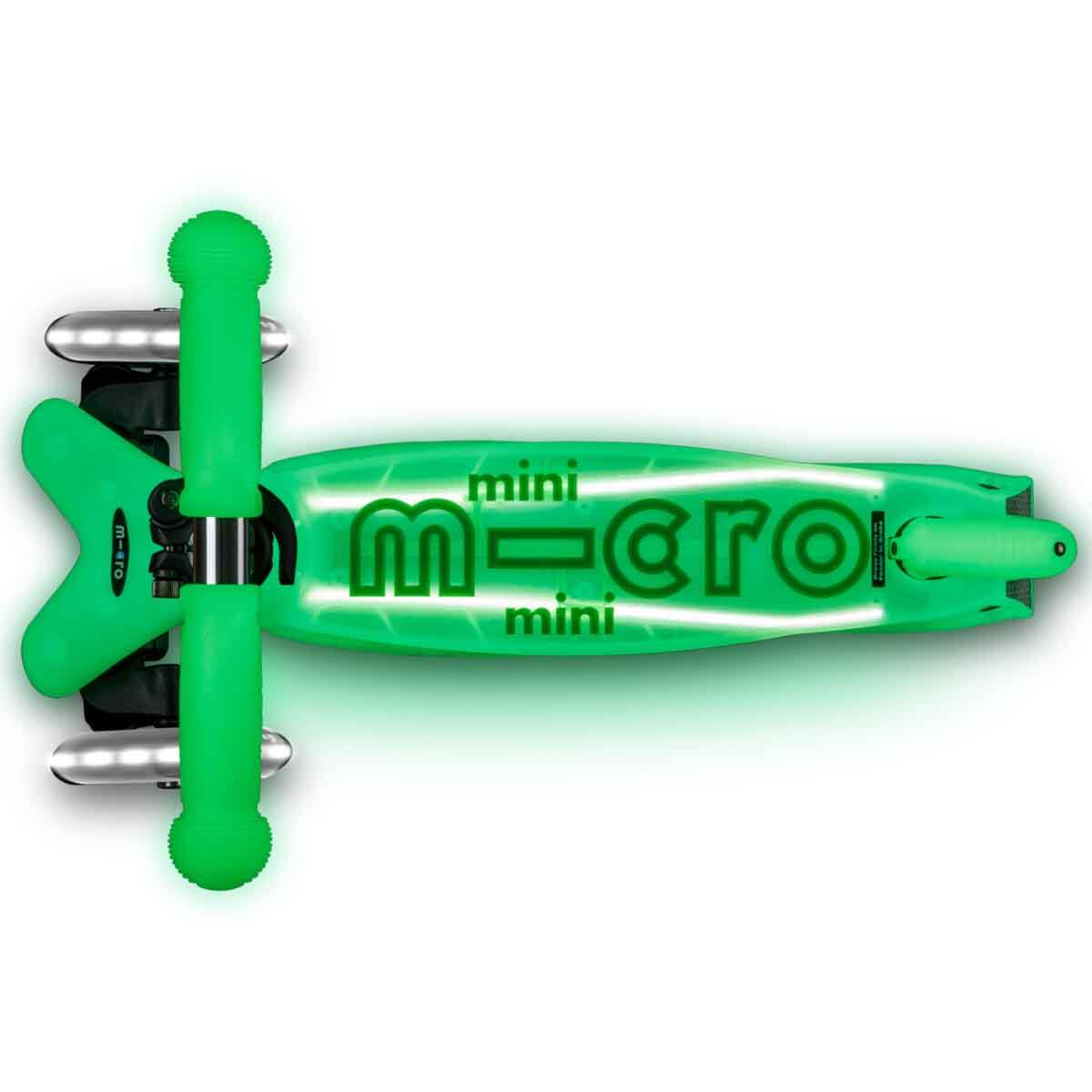 undefined - 17fba_Micro_Mini_Deluxe_3_Tekerlekli_Isikli_Yesil_Scoote.jpg