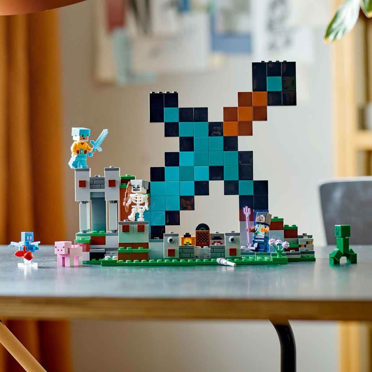 undefined - 18b5c_LEGO_Minecraft_Kilic_Ussu_21244.jpg