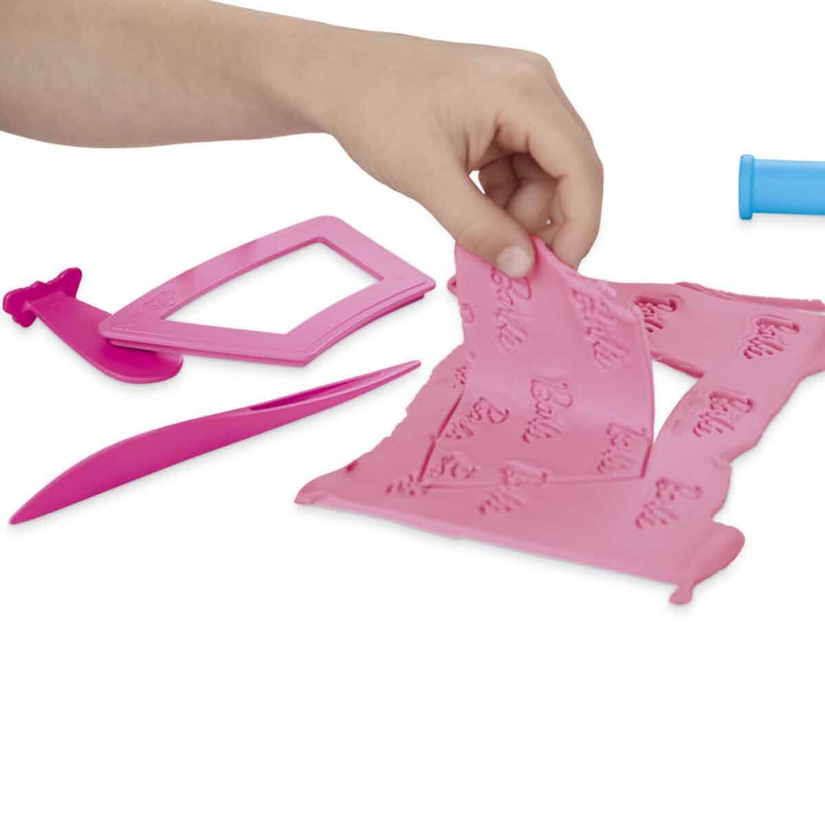 undefined - 1912e_Play_Doh_Barbie_Kalpler_ve_Sac_Oyun_Hamuru_Seti.jpg