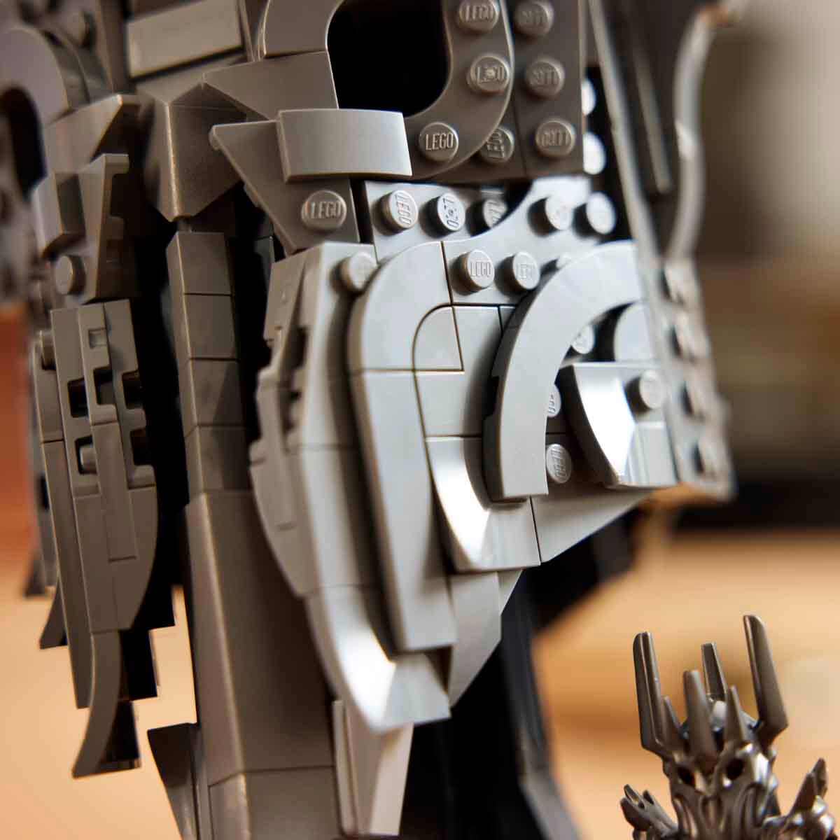 undefined - 19aa5_LEGO_Icons_Yuzuklerin_Efendisi_Sauronun_Migferi_11.jpg