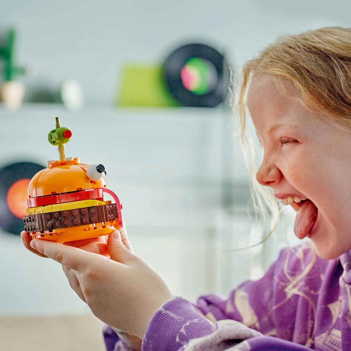 undefined - 19af2_LEGO_Fortnite_Durrr_Burger_77070_.jpg