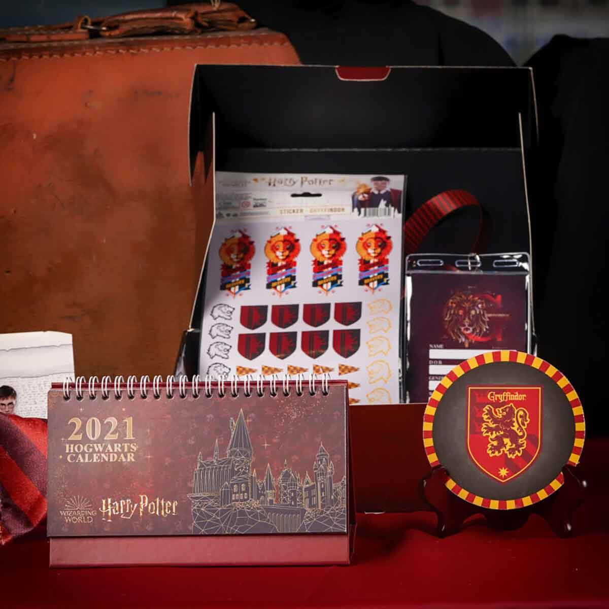 undefined - 1bcfc_Harry_Potter_Gryffindor_Hediye_Kutusu.jpg