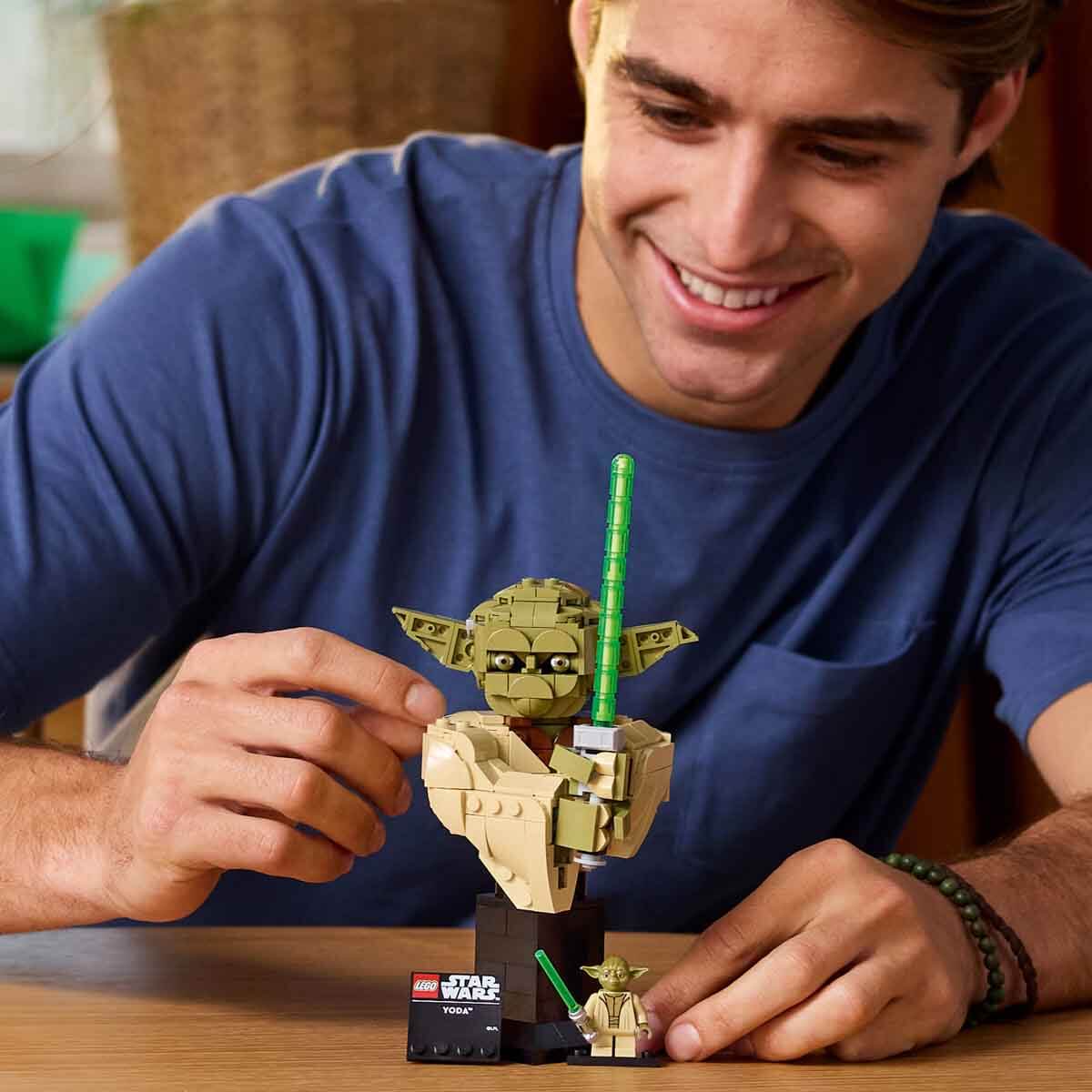 LEGO Star Wars: Klonların Saldırısı Yoda Büstü 75438 - Yetişkinler